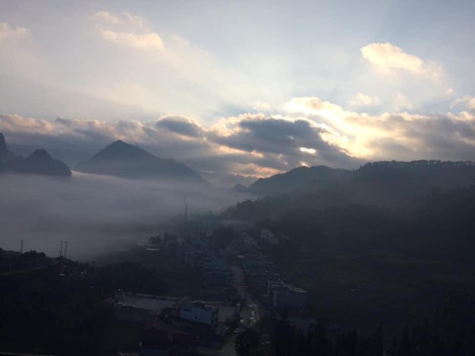Cici Homestay Dong Van Bagian luar foto